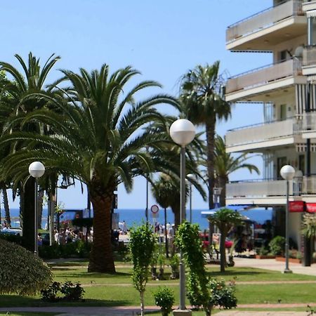 Rentalmar Delfos Playa Salou Bagian luar foto
