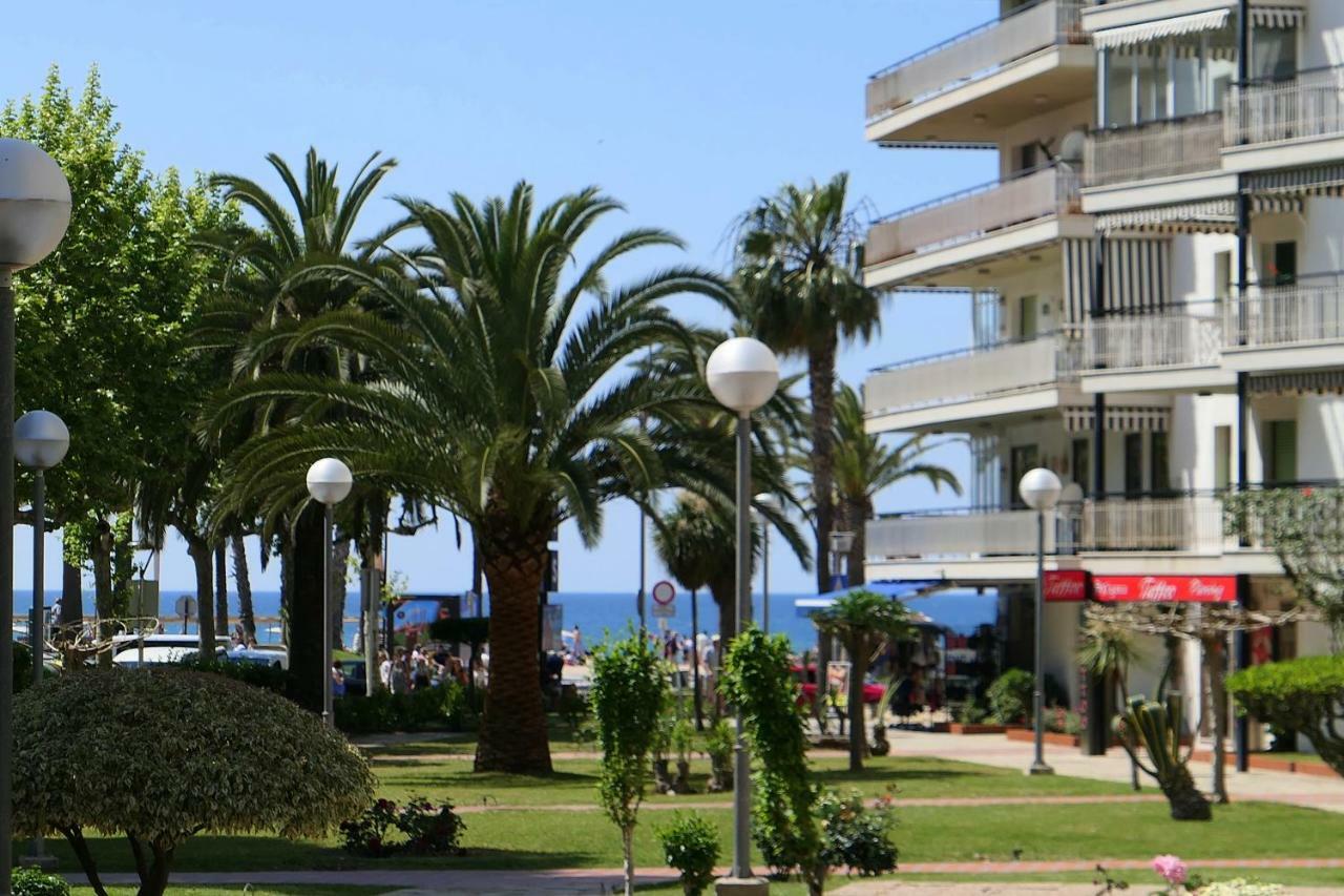 Rentalmar Delfos Playa Salou Bagian luar foto