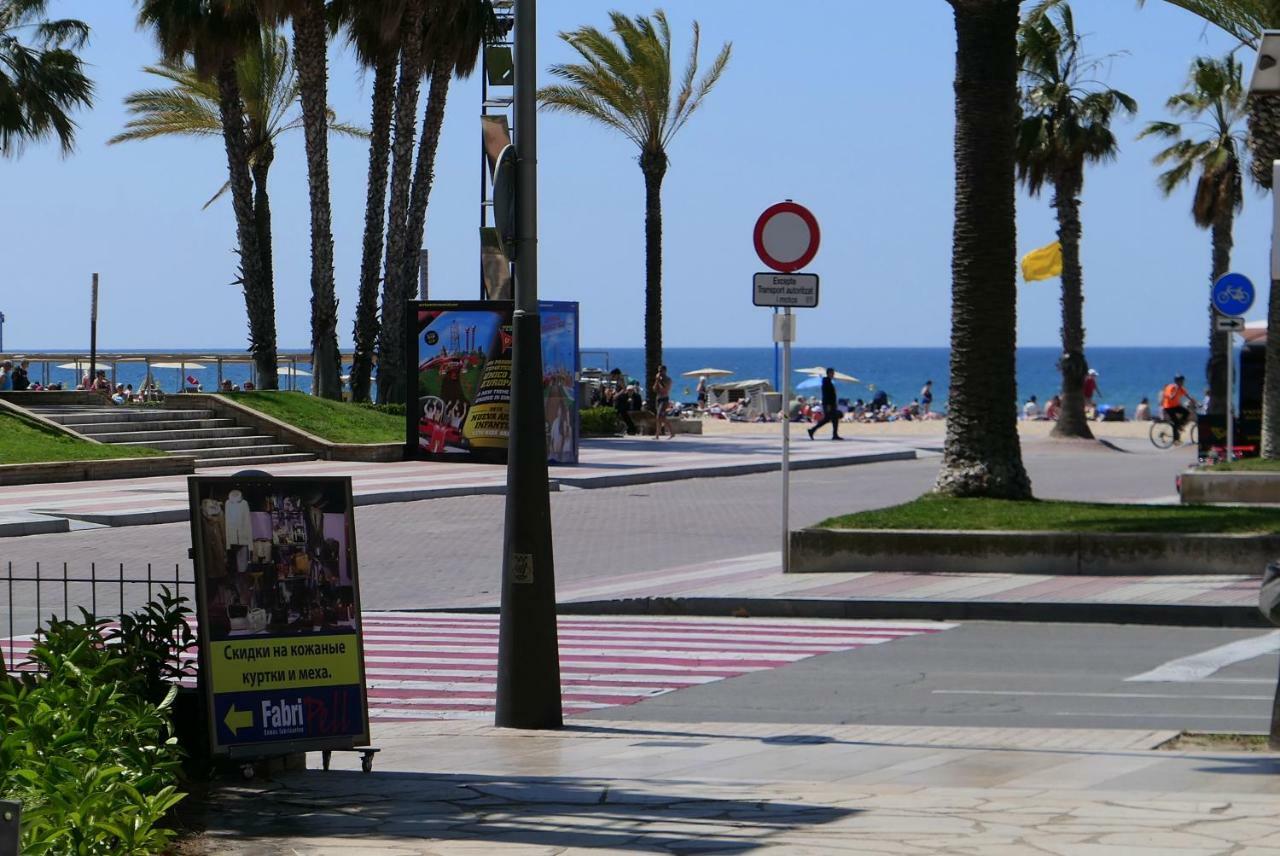 Rentalmar Delfos Playa Salou Bagian luar foto